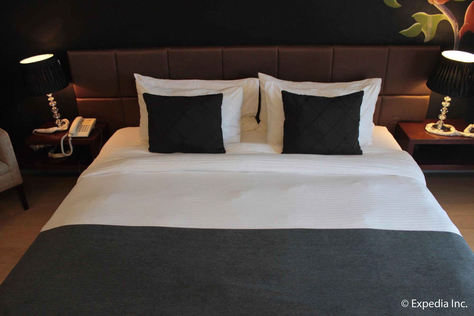 Segara Suites Olongapo Buitenkant foto