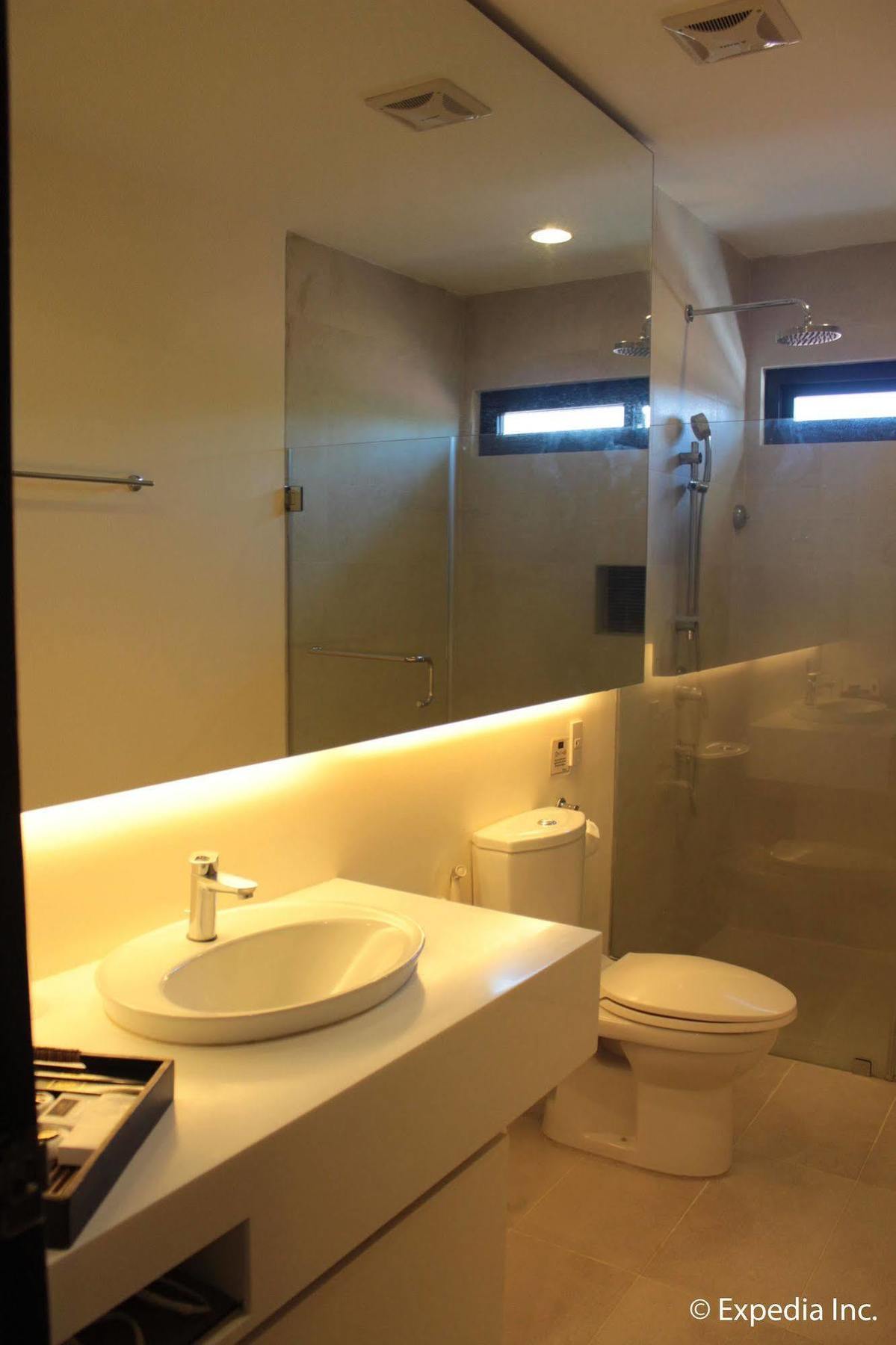 Segara Suites Olongapo Buitenkant foto