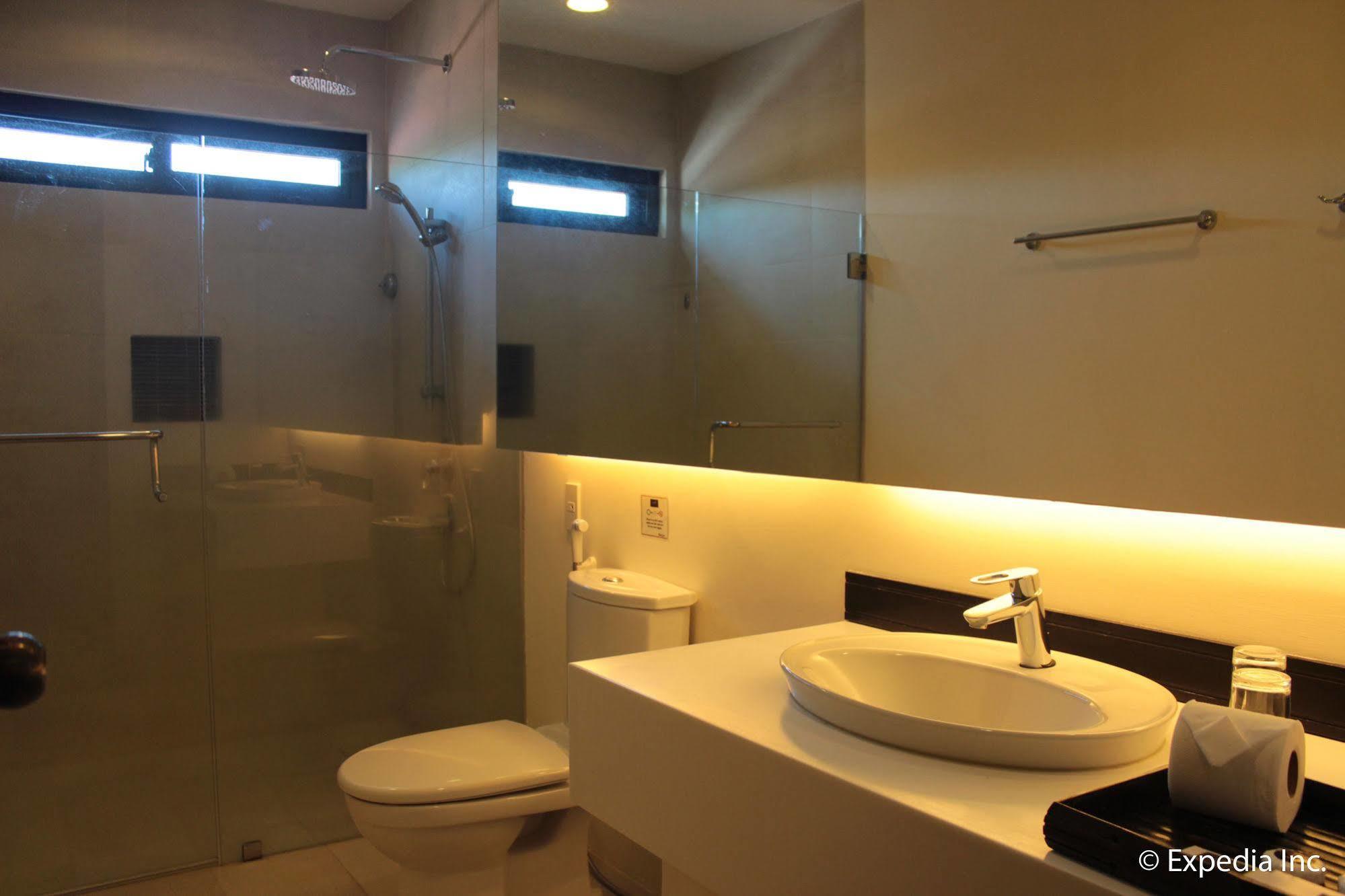 Segara Suites Olongapo Buitenkant foto