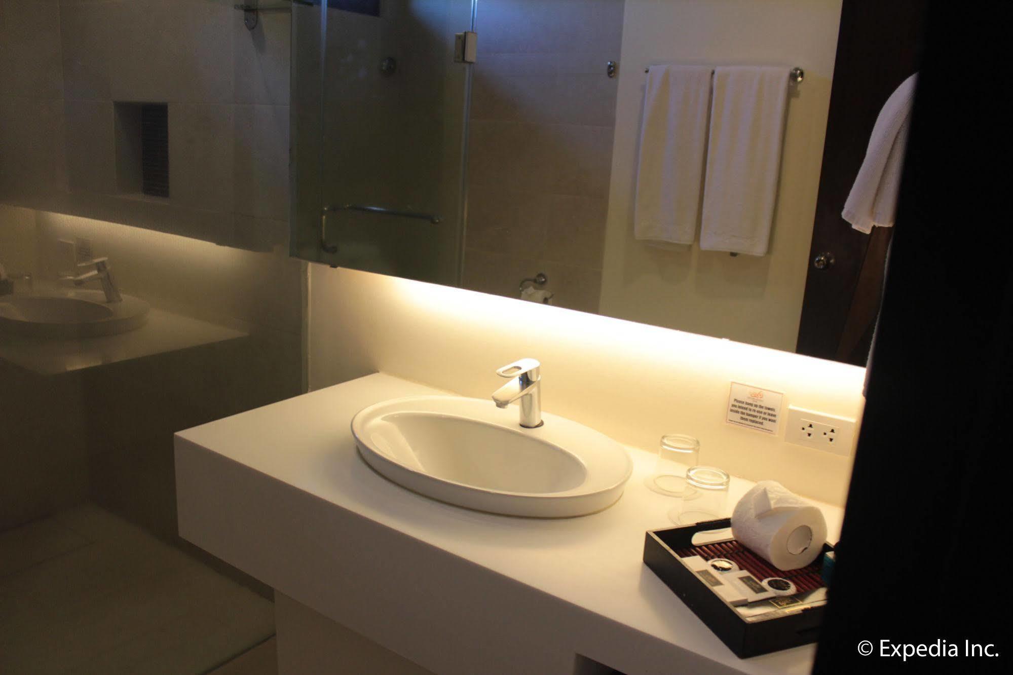 Segara Suites Olongapo Buitenkant foto
