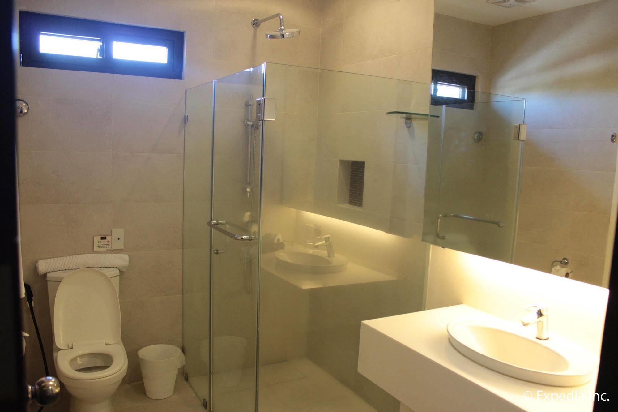 Segara Suites Olongapo Buitenkant foto