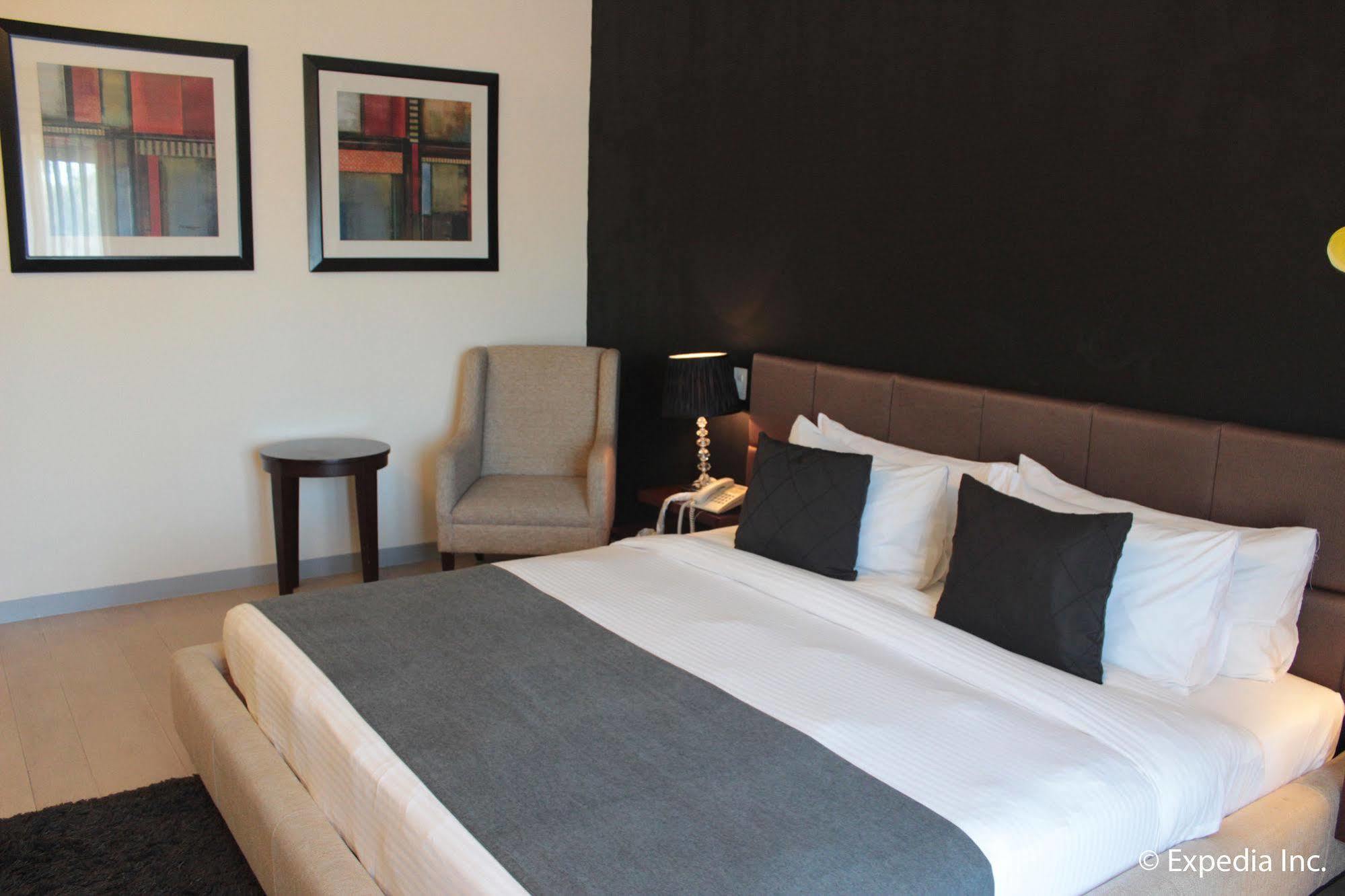 Segara Suites Olongapo Buitenkant foto